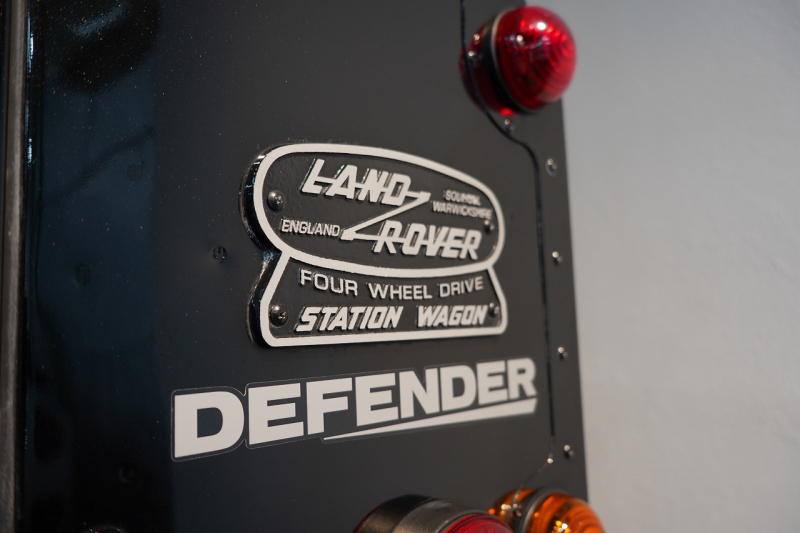 ランドローバー ディフェンダー 110 XS AT換装 純正LEDヘッドランプ 純正サイドステップ サントリーニブラック 中古車 中古車