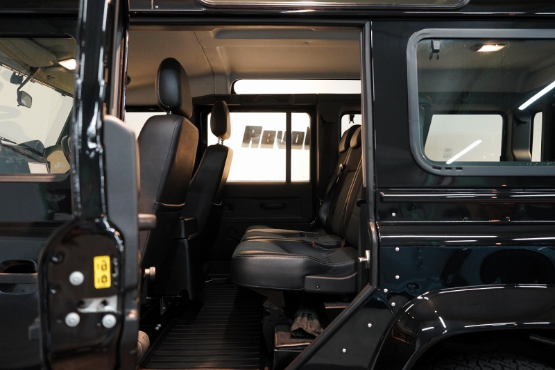 ランドローバー ディフェンダー 110 XS AT換装 純正LEDヘッドランプ 純正サイドステップ サントリーニブラック 中古車 中古車