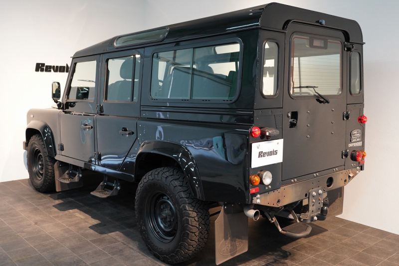 ランドローバー ディフェンダー 110 XS AT換装 純正LEDヘッドランプ 純正サイドステップ サントリーニブラック 中古車 中古車