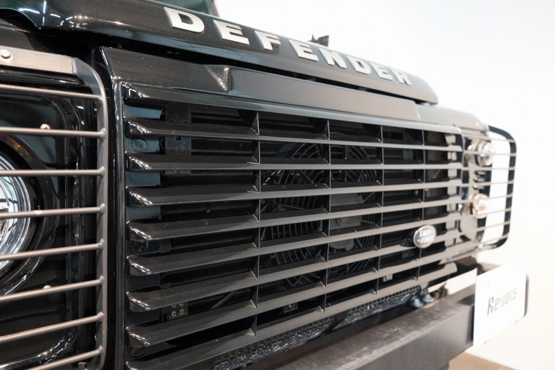 ランドローバー ディフェンダー 110 XS AT換装 純正LEDヘッドランプ 純正サイドステップ サントリーニブラック 中古車 中古車