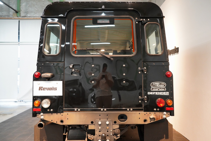 ランドローバー ディフェンダー 110 XS AT換装 純正LEDヘッドランプ 純正サイドステップ サントリーニブラック 中古車 中古車