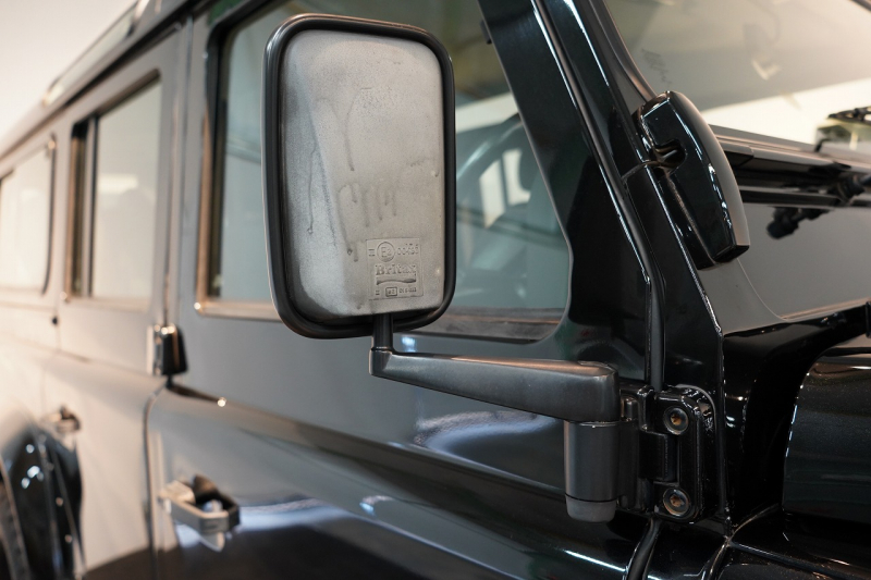 ランドローバー ディフェンダー 110 XS AT換装 純正LEDヘッドランプ 純正サイドステップ サントリーニブラック 中古車 中古車