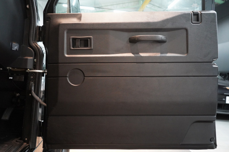 ランドローバー ディフェンダー 110 XS AT換装 純正LEDヘッドランプ 純正サイドステップ サントリーニブラック 中古車 中古車