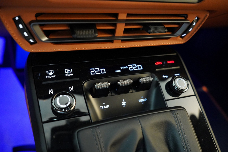 ポルシェ 911(Type992) S/T 左H 世界限定1963台 OP540万 60Years911ヘリテージデザインPKG Fリフト クロノPKG OPカラーショアブル―メタリック BOSE 中古車 中古車