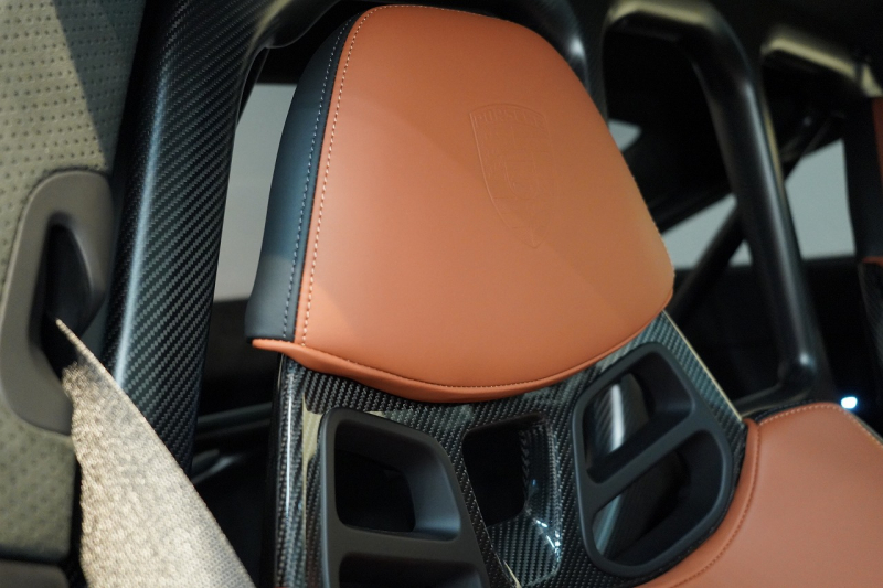 ポルシェ 911(Type992) S/T 左H 世界限定1963台 OP540万 60Years911ヘリテージデザインPKG Fリフト クロノPKG OPカラーショアブル―メタリック BOSE 中古車 中古車