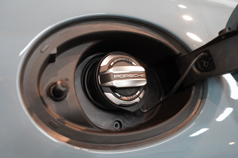 ポルシェ 911(Type992) S/T 左H 世界限定1963台 OP540万 60Years911ヘリテージデザインPKG Fリフト クロノPKG OPカラーショアブル―メタリック BOSE 中古車 中古車