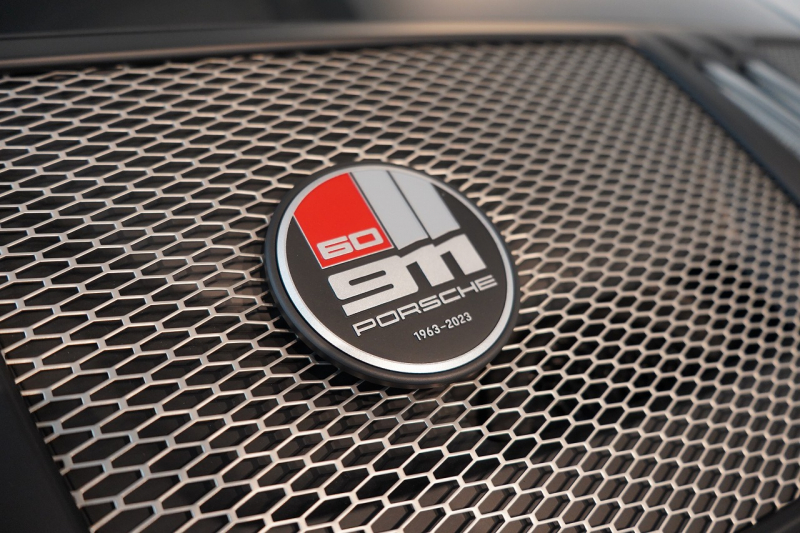 ポルシェ 911(Type992) S/T 左H 世界限定1963台 OP540万 60Years911ヘリテージデザインPKG Fリフト クロノPKG OPカラーショアブル―メタリック BOSE 中古車 中古車