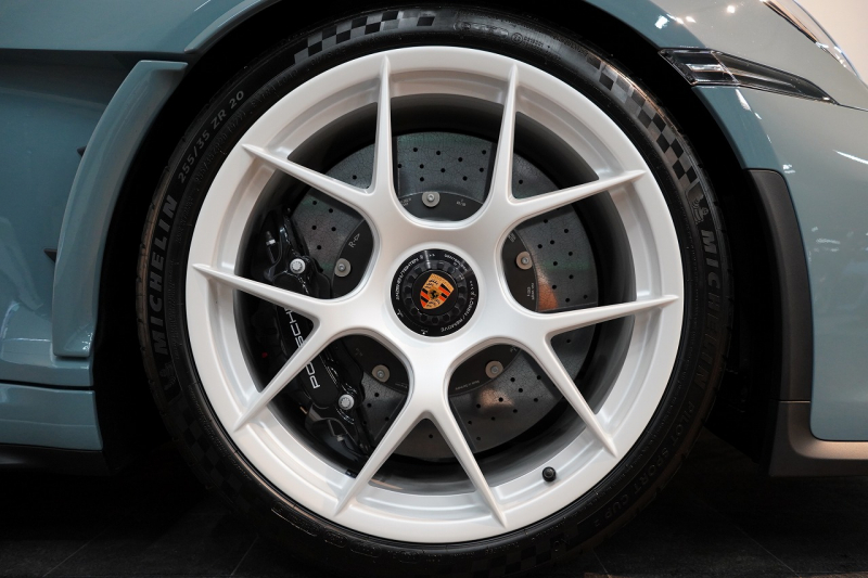 ポルシェ 911(Type992) S/T 左H 世界限定1963台 OP540万 60Years911ヘリテージデザインPKG Fリフト クロノPKG OPカラーショアブル―メタリック BOSE 中古車 中古車