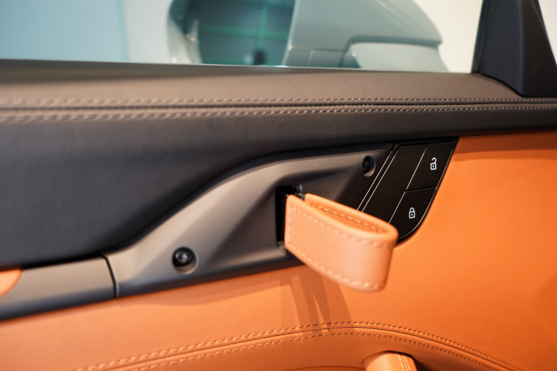 ポルシェ 911(Type992) S/T 左H 世界限定1963台 OP540万 60Years911ヘリテージデザインPKG Fリフト クロノPKG OPカラーショアブル―メタリック BOSE 中古車 中古車