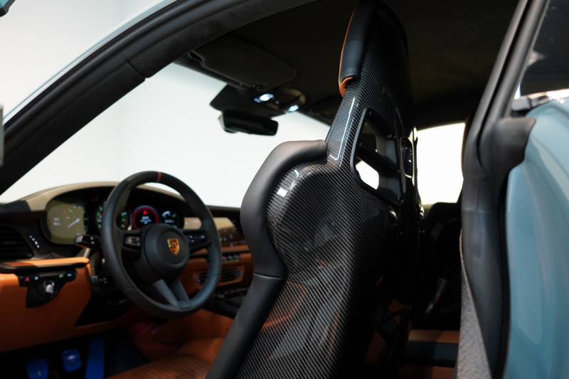 ポルシェ 911(Type992) S/T 左H 世界限定1963台 OP540万 60Years911ヘリテージデザインPKG Fリフト クロノPKG OPカラーショアブル―メタリック BOSE 中古車 中古車