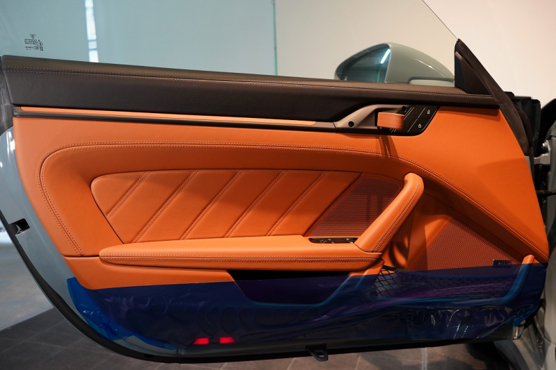 ポルシェ 911(Type992) S/T 左H 世界限定1963台 OP540万 60Years911ヘリテージデザインPKG Fリフト クロノPKG OPカラーショアブル―メタリック BOSE 中古車 中古車