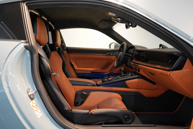 ポルシェ 911(Type992) S/T 左H 世界限定1963台 OP540万 60Years911ヘリテージデザインPKG Fリフト クロノPKG OPカラーショアブル―メタリック BOSE 中古車 中古車