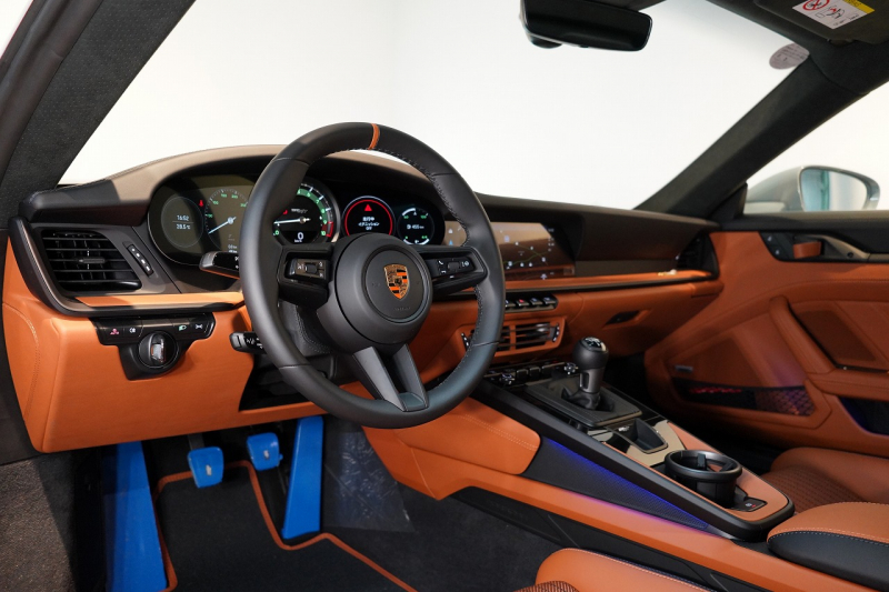 ポルシェ 911(Type992) S/T 左H 世界限定1963台 OP540万 60Years911ヘリテージデザインPKG Fリフト クロノPKG OPカラーショアブル―メタリック BOSE 中古車 中古車