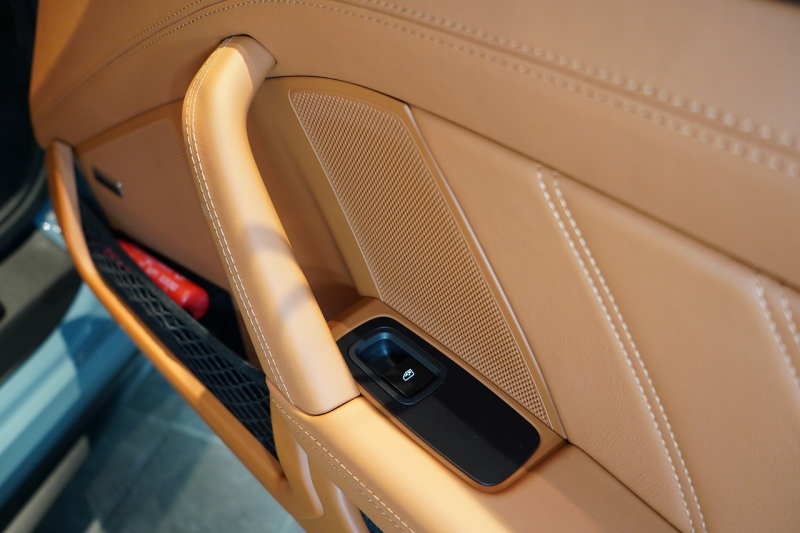 ポルシェ 911(Type992) S/T 左H 世界限定1963台 OP540万 60Years911ヘリテージデザインPKG Fリフト クロノPKG OPカラーショアブル―メタリック BOSE 中古車 中古車