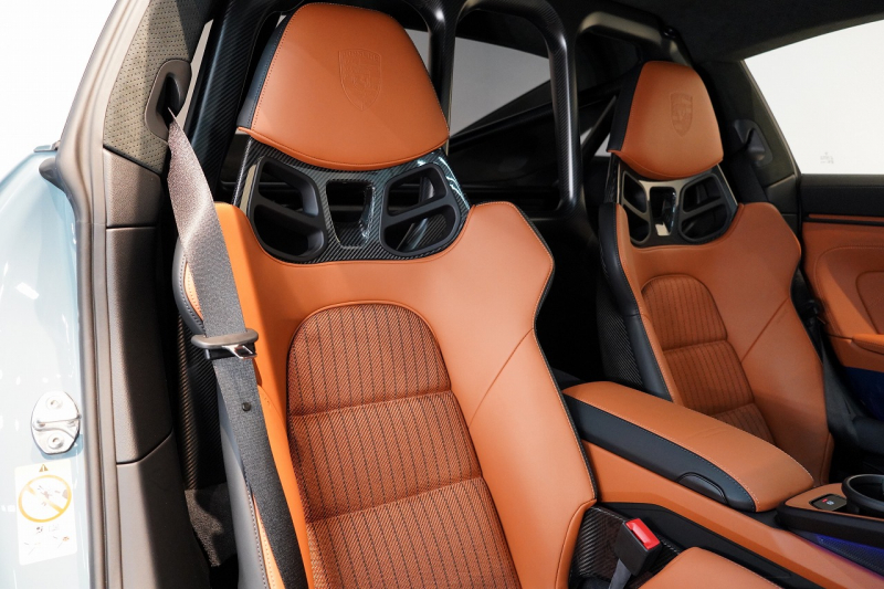 ポルシェ 911(Type992) S/T 左H 世界限定1963台 OP540万 60Years911ヘリテージデザインPKG Fリフト クロノPKG OPカラーショアブル―メタリック BOSE 中古車 中古車