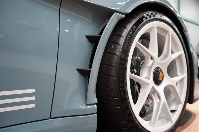 ポルシェ 911(Type992) S/T 左H 世界限定1963台 OP540万 60Years911ヘリテージデザインPKG Fリフト クロノPKG OPカラーショアブル―メタリック BOSE 中古車 中古車