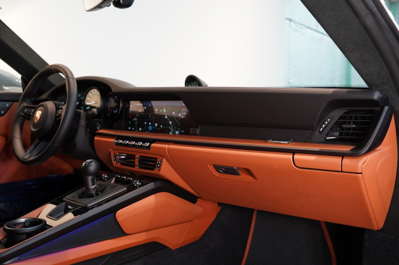 ポルシェ 911(Type992) S/T 左H 世界限定1963台 OP540万 60Years911ヘリテージデザインPKG Fリフト クロノPKG OPカラーショアブル―メタリック BOSE 中古車 中古車