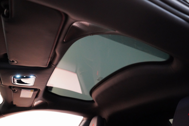 フェラーリ 12 Cilindri 6.5 DCT 左H ワンオーナー Rosso Imora OPカーボン多数 デイトナシート 中古車 中古車