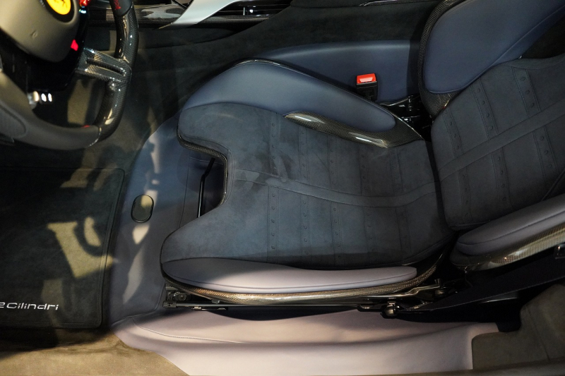 フェラーリ 12 Cilindri 6.5 DCT 左H ワンオーナー Rosso Imora OPカーボン多数 デイトナシート 中古車 中古車