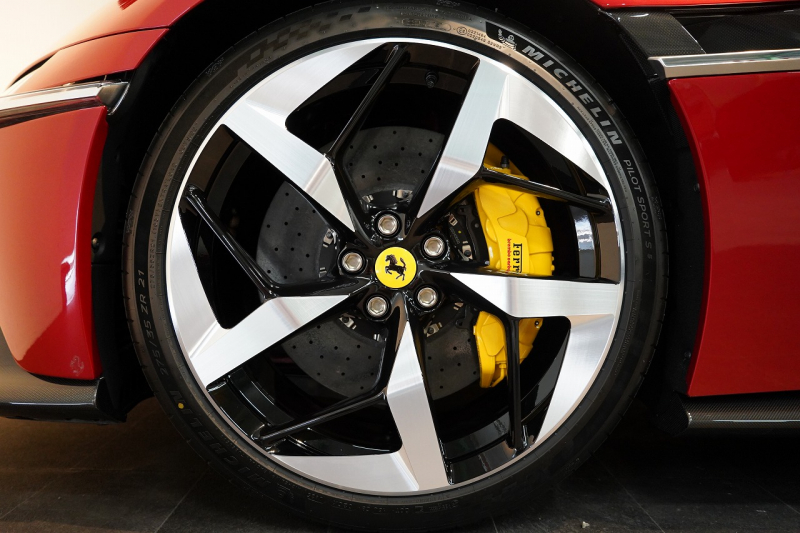 フェラーリ 12 Cilindri 6.5 DCT 左H ワンオーナー Rosso Imora OPカーボン多数 デイトナシート 中古車 中古車