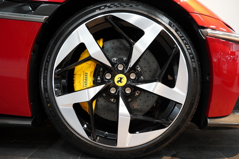 フェラーリ 12 Cilindri 6.5 DCT 左H ワンオーナー Rosso Imora OPカーボン多数 デイトナシート 中古車 中古車