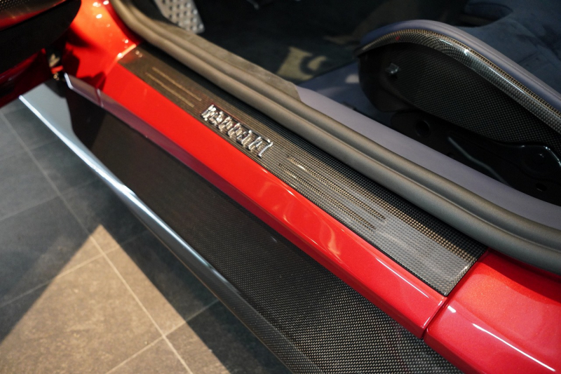 フェラーリ 12 Cilindri 6.5 DCT 左H ワンオーナー Rosso Imora OPカーボン多数 デイトナシート 中古車 中古車