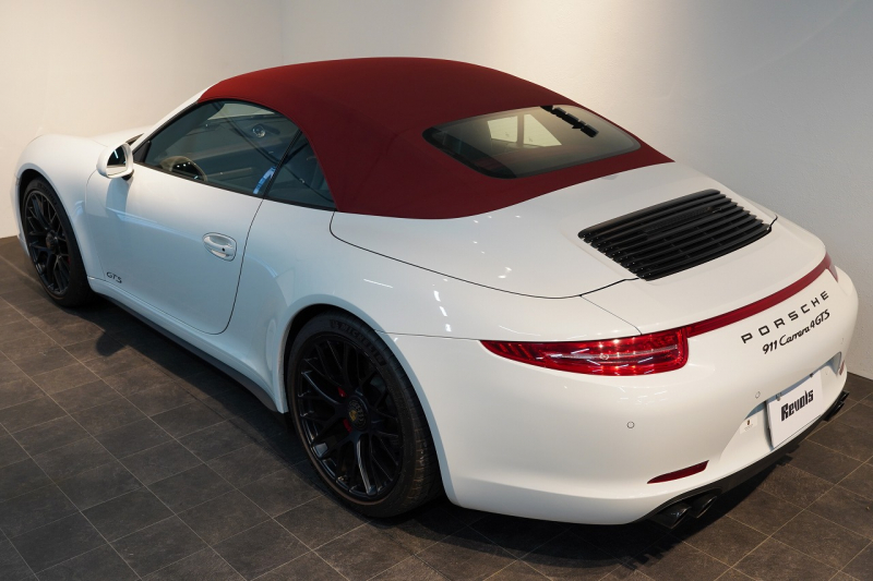 ポルシェ 911(Type991.1) Carrera 4 GTS Cabriolet PDK GTSインテリアPKG カーボンインテリアPKG キャララホワイト 禁煙車 中古車 中古車