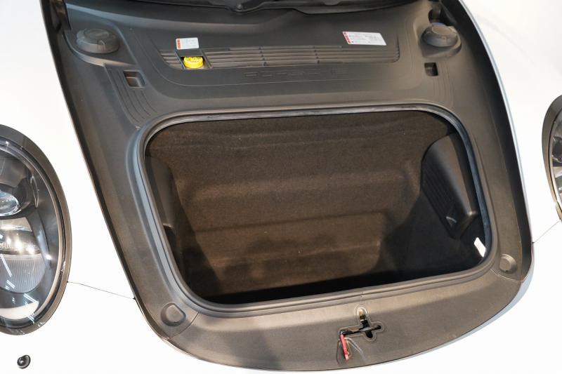 ポルシェ 911(Type991.1) Carrera 4 GTS Cabriolet PDK GTSインテリアPKG カーボンインテリアPKG キャララホワイト 禁煙車 中古車 中古車