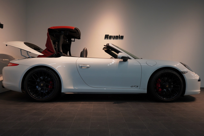 ポルシェ 911(Type991.1) Carrera 4 GTS Cabriolet PDK GTSインテリアPKG カーボンインテリアPKG キャララホワイト 禁煙車 中古車 中古車