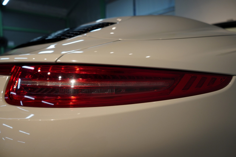 ポルシェ 911(Type991.1) Carrera 4 GTS Cabriolet PDK GTSインテリアPKG カーボンインテリアPKG キャララホワイト 禁煙車 中古車 中古車