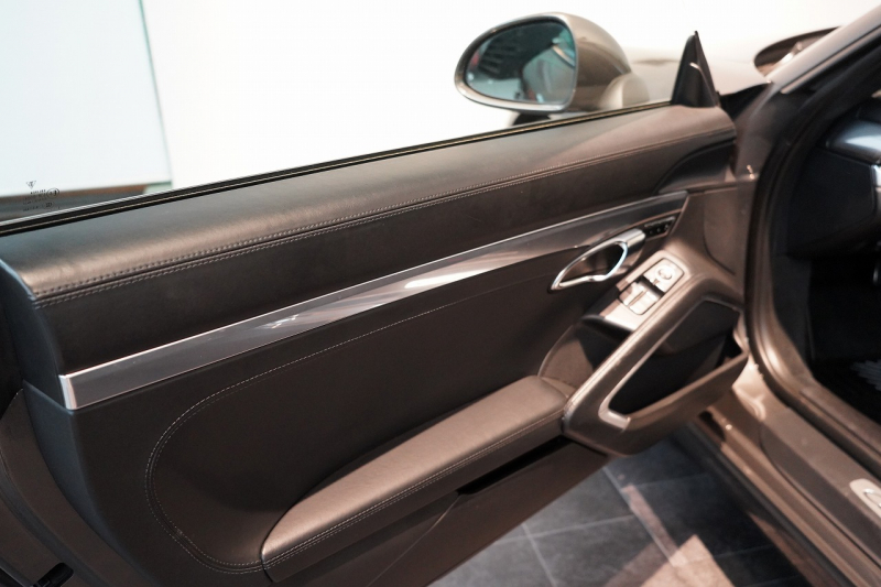 ポルシェ 911(Type991.1) 911Carrera S NA最終モデル スポーツクロノ&エグゾースト サンルーフ オールレザーインテリア アゲートグレー  中古車