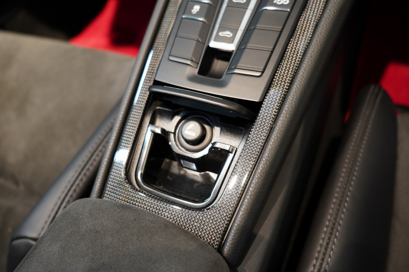 ポルシェ ボクスター(Type981) Spyder 6MT カーボンインテリア カーボンフルバケットシート キャララホワイトメタリック 中古車 中古車