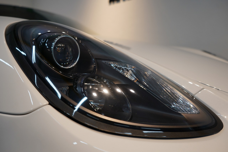 ポルシェ ボクスター(Type981) Spyder 6MT カーボンインテリア カーボンフルバケットシート キャララホワイトメタリック 中古車 中古車