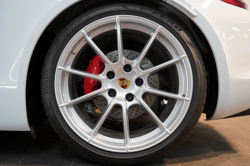 ポルシェ ボクスター(Type981) Spyder 6MT カーボンインテリア カーボンフルバケットシート キャララホワイトメタリック 中古車 中古車