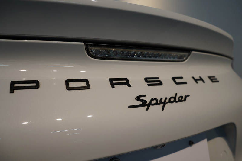 ポルシェ ボクスター(Type981) Spyder 6MT カーボンインテリア カーボンフルバケットシート キャララホワイトメタリック 中古車 中古車