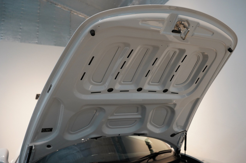 ポルシェ ボクスター(Type981) Spyder 6MT カーボンインテリア カーボンフルバケットシート キャララホワイトメタリック 中古車 中古車