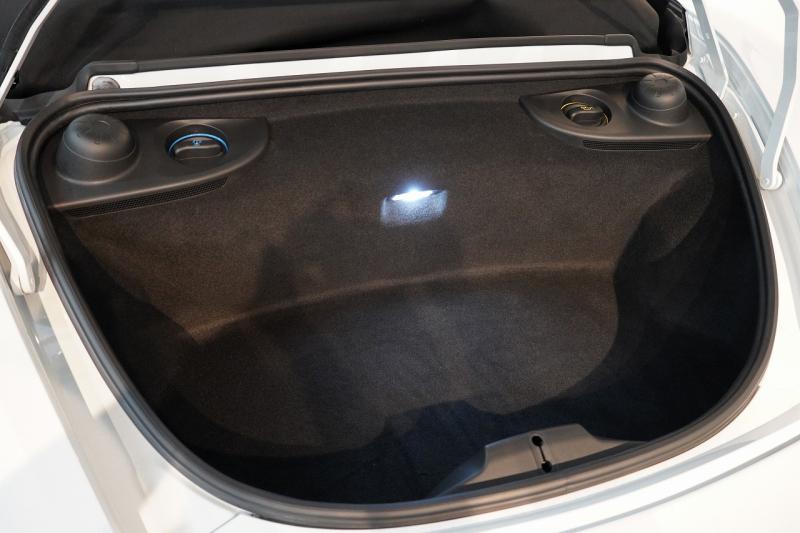 ポルシェ ボクスター(Type981) Spyder 6MT カーボンインテリア カーボンフルバケットシート キャララホワイトメタリック 中古車 中古車