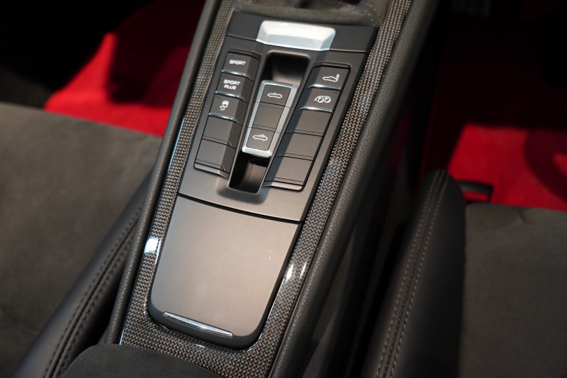 ポルシェ ボクスター(Type981) Spyder 6MT カーボンインテリア カーボンフルバケットシート キャララホワイトメタリック 中古車 中古車