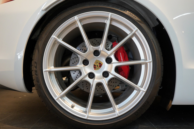 ポルシェ ボクスター(Type981) Spyder 6MT カーボンインテリア カーボンフルバケットシート キャララホワイトメタリック 中古車 中古車