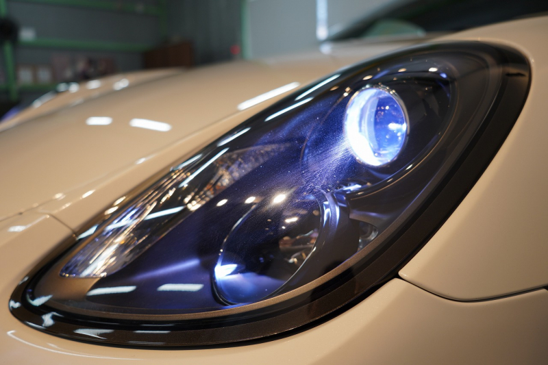 ポルシェ ボクスター(Type981) Spyder 6MT カーボンインテリア カーボンフルバケットシート キャララホワイトメタリック 中古車 中古車