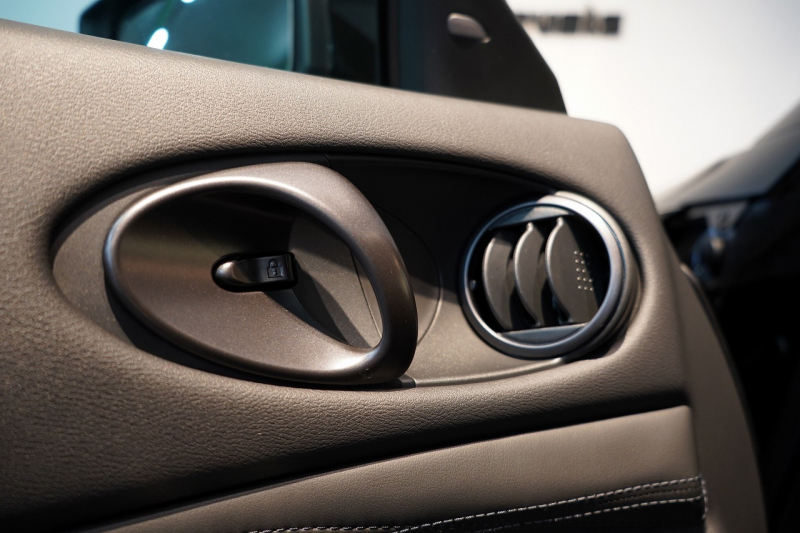 日産 フェアレディZ NISMO ミッドナイトブラックパール NISMOフロアマット&トランクマット 専用RAYS19インチ鍛造ホイール 中古車 中古車