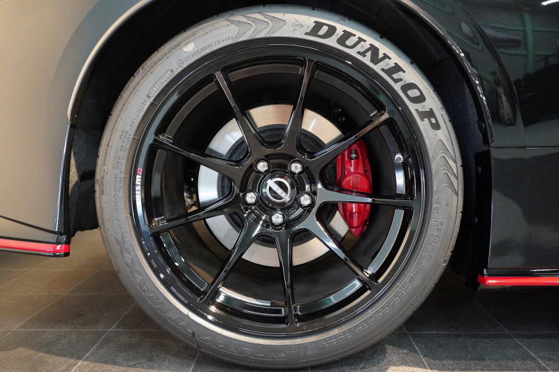 日産 フェアレディZ NISMO ミッドナイトブラックパール NISMOフロアマット&トランクマット 専用RAYS19インチ鍛造ホイール 中古車 中古車