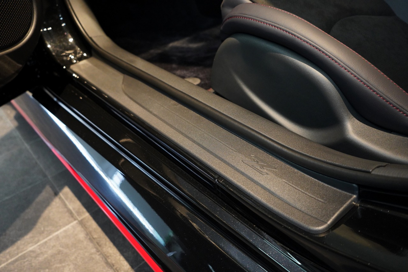 日産 フェアレディZ NISMO ミッドナイトブラックパール NISMOフロアマット&トランクマット 専用RAYS19インチ鍛造ホイール 中古車 中古車