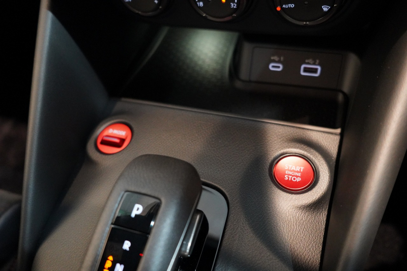 日産 フェアレディZ NISMO ミッドナイトブラックパール NISMOフロアマット&トランクマット 専用RAYS19インチ鍛造ホイール 中古車 中古車