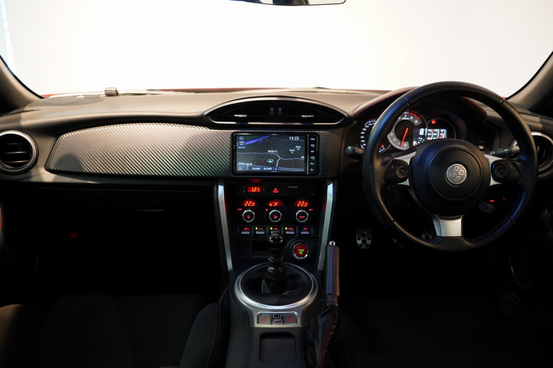 トヨタ 86 GT 6MT 後期モデル HKSスーパーチャージャー&マフラー KW/STドリキンモデル車高調 TRDエアロ bremboブレーキ 中古車 中古車