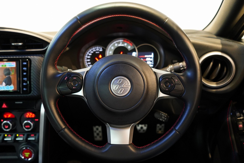 トヨタ 86 GT 6MT 後期モデル HKSスーパーチャージャー&マフラー KW/STドリキンモデル車高調 TRDエアロ bremboブレーキ 中古車 中古車