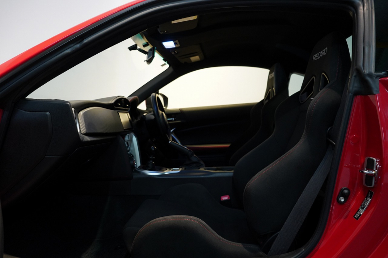 トヨタ 86 GT 6MT 後期モデル HKSスーパーチャージャー&マフラー KW/STドリキンモデル車高調 TRDエアロ bremboブレーキ 中古車 中古車