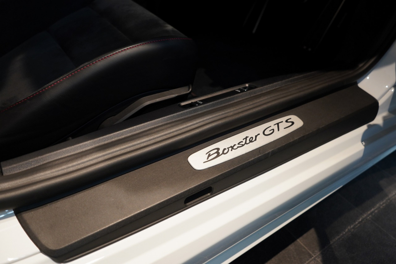 ポルシェ 718 ボクスター GTS 6MT スポーツデザイン&GTSインテリア&カーボンインテリアPKG 20インチ911turboホイール BOSEサウンド 禁煙車 中古車 中古車