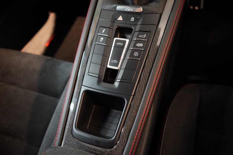 ポルシェ 718 ボクスター GTS 6MT スポーツデザイン&GTSインテリア&カーボンインテリアPKG 20インチ911turboホイール BOSEサウンド 禁煙車 中古車 中古車