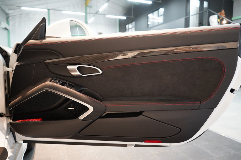 ポルシェ 718 ボクスター GTS 6MT スポーツデザイン&GTSインテリア&カーボンインテリアPKG 20インチ911turboホイール BOSEサウンド 禁煙車 中古車 中古車